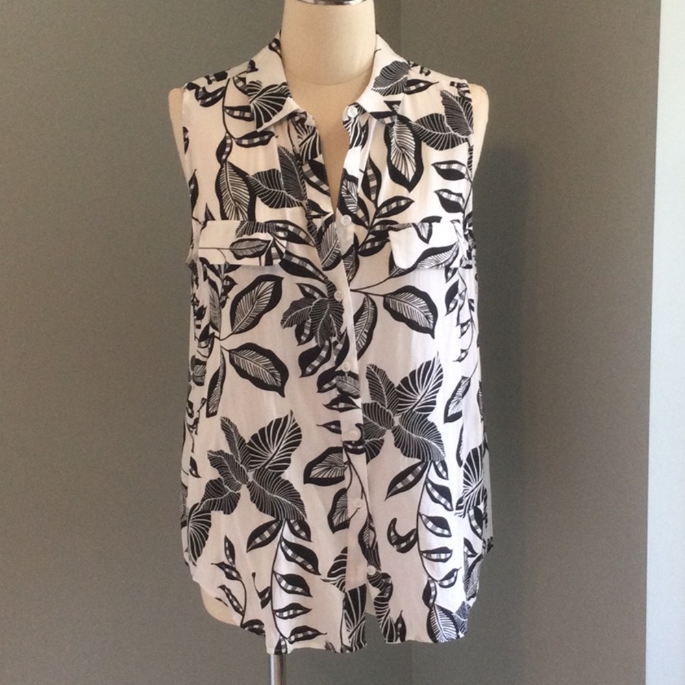 Black & white top Chicos Sz 2 NWT